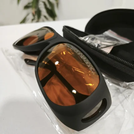 Професійні захисні окуляри для лазерних процедур